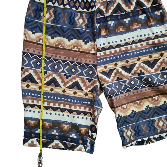 VTG Vintage Southwestern Aztec Tribal Stretch Shorts Fun Art by Lori B - Picture 8 of 9